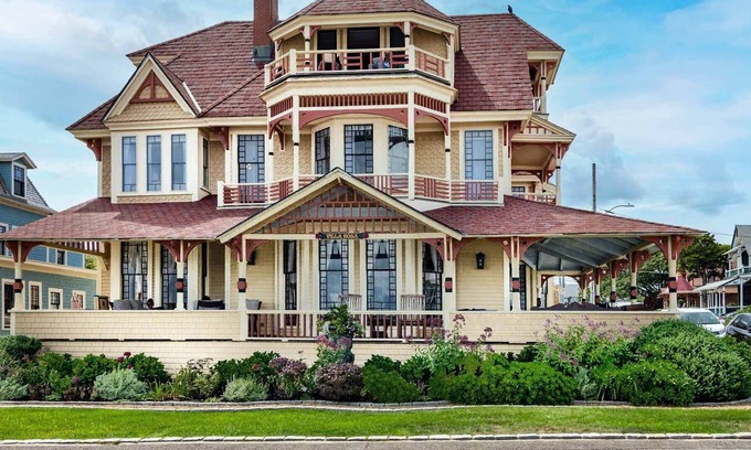 Oak Bluffs Villa | Villa Rosa: Grand Seaside Victorian With Sweeping Water Views