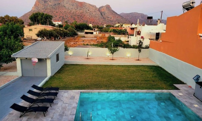 Stavros Villa | Villa Sakrakis 180 meters from the beach, Sea and mountain view with pool.