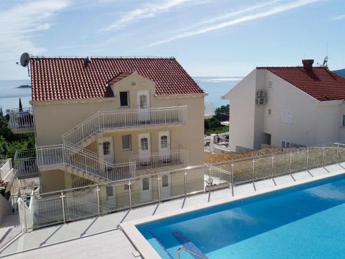 Plat Apartment | Villa Samba - Studio Apartment with Balcony and Sea View
