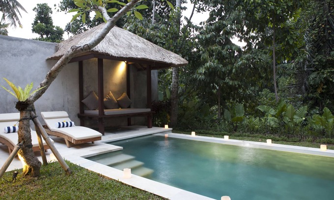 Kedewatan Hotel | Villa Santun