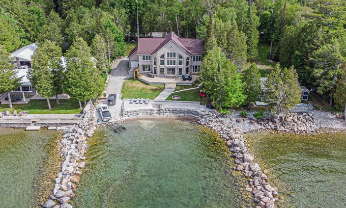 Tiny House | Villa Selena ✔Lakefront✔Families Only✔Boat Launch