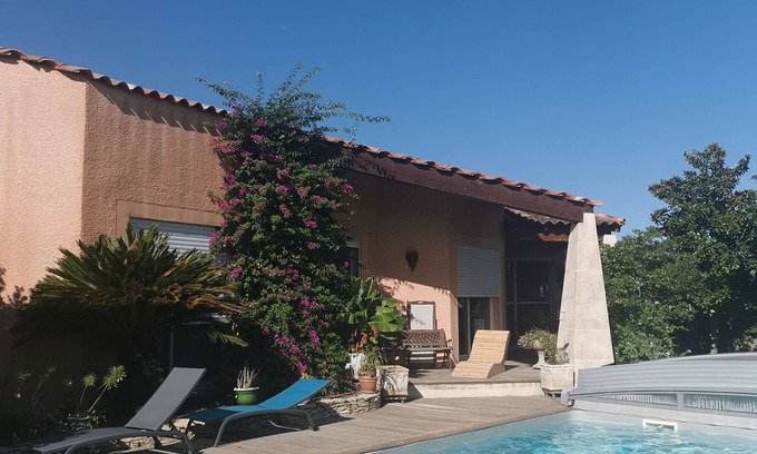Mas-Blanc-des-Alpilles Villa | Villa située en lotissement dans un quartier trés calme