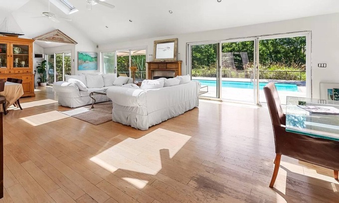 East Hampton North Villa | Villa Sofia: Luxurious Retreat in East Hampton North nnn