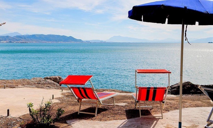 Vietri sul Mare Villa | Villa Teti: A bright three-story villa built sheer above the sea, with Free WI-FI.