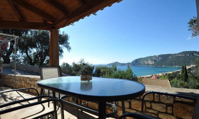 Agios Georgios Pagon House | Villa Theodora View Apartments Zeys