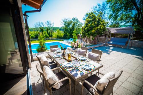 Trn Villa | Villa Tia
