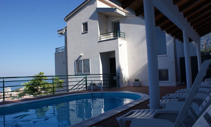 Moca Apartment | Villa Tonka with pool - ideal for 2 families with kids