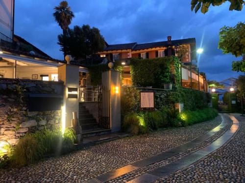 Isola dei Pescatori Hotel | Villa Toscanini