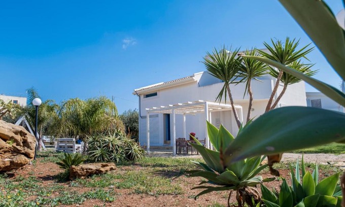 Noto House | Villa Tra Mare e Ulivi