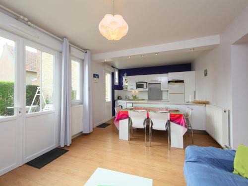 Villers-sur-Mer Villa | Villa Villa by Interhome