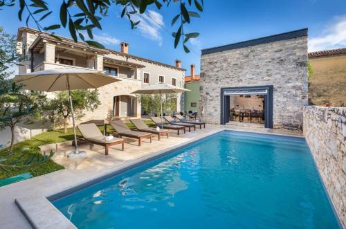 Banki Villa | Villa Vira