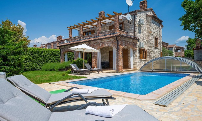 Cabrunici Villa | Villa Wish with heated pool