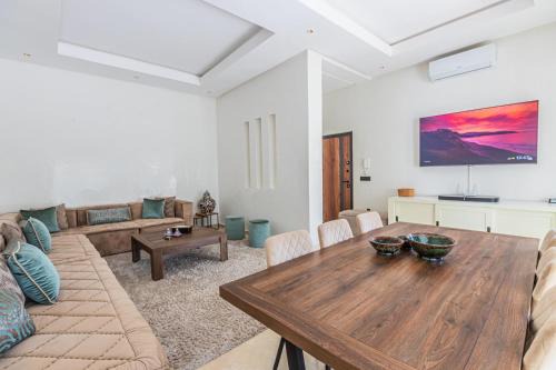 Anza Villa | Villa with garden & great view, Agadir Anza Blue