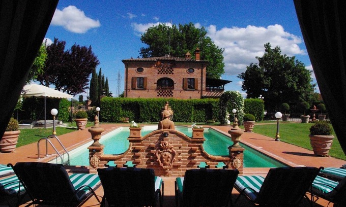 Foiano della Chiana Villa | Villa with private pool, whirlpool, sauna and last minute discounts
