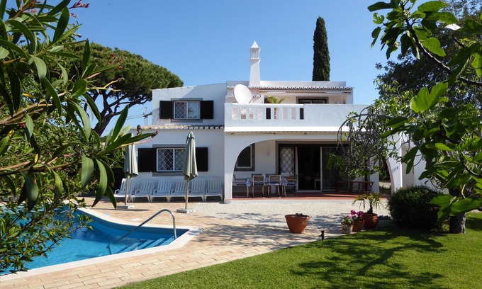 Vale do Lobo Villa | Villa with charm, pool and large garden near the beach