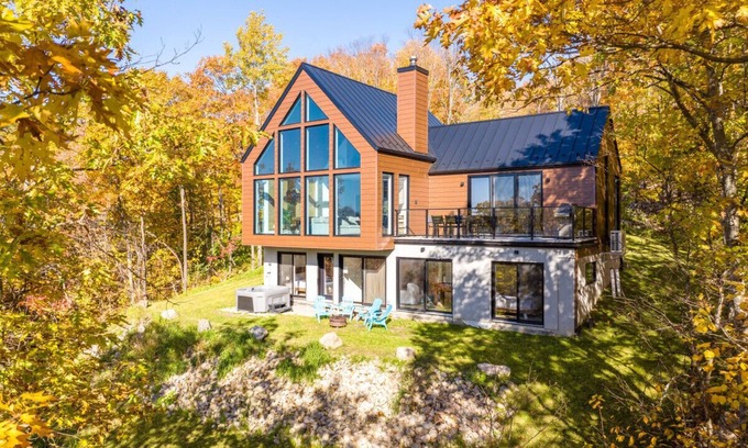 Saint-Damien Apartment | VillaBaraka | Lumina | Hot Tub | Pool Table