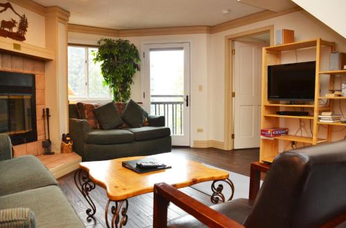 Peak 9 Apartment | Village Chateaux 1053 by Great Western Lodging
