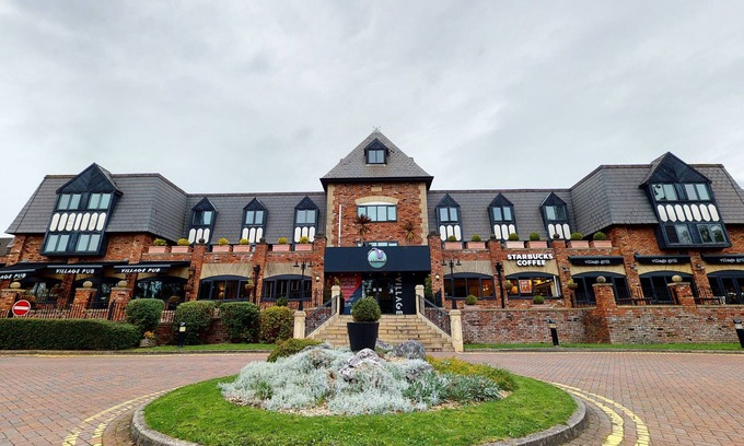 Cheadle Hotel | Village Hotel Manchester Cheadle