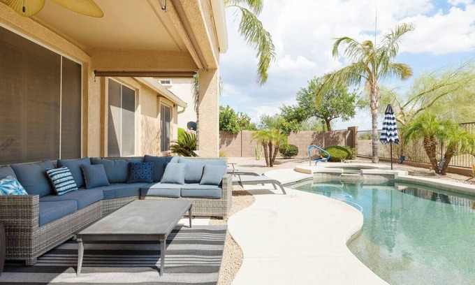 Villages At Queen Creek House | Village House: Desert Oasis! Pool & Spa