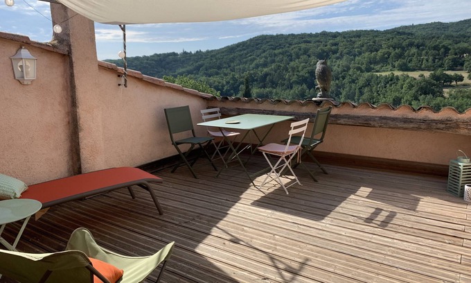 Niozelles House | Village house in Provence with lovely 1-bedroom roof terrace