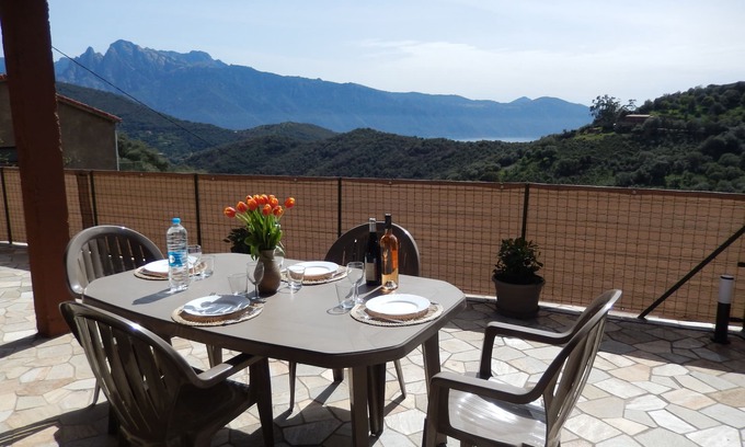 Osani House | Village house located in the beautiful Gulf of Porto