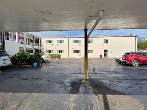 Green Bay Hotel | Village Inn Green Bay
