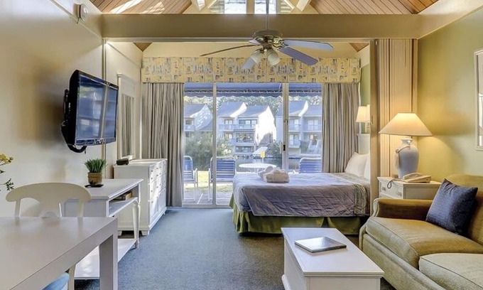 Palmetto Dunes Resort | Village Studio at Palmetto Dunes. Great Value, Great Location, close to beach