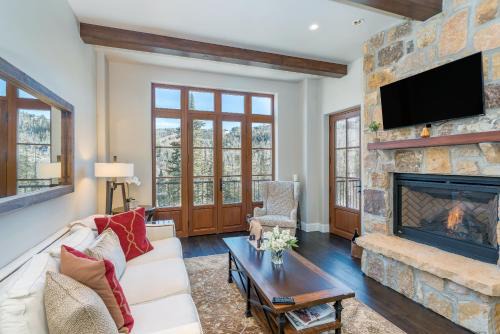 Mountain Village Apartment | Villas at Cortina 4 by Alpine Lodging Telluride