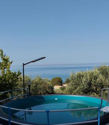 Licata House | Villetta vista mare con piscina, giardino e parcheggio privato