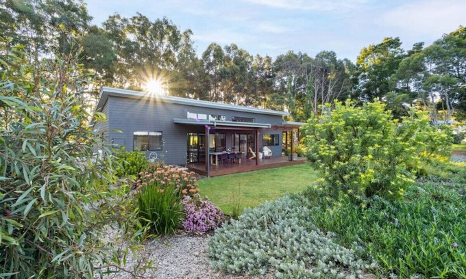 Yallingup House | Vines & Stars | Amongst The Vines | Private Luxury