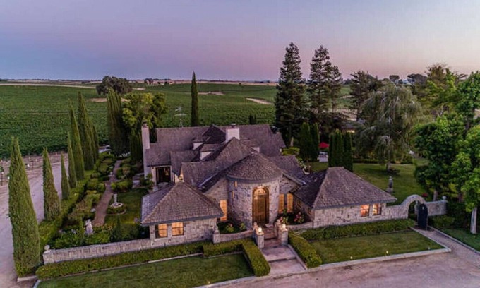 Paso Robles Villa | Vineyard English Garden