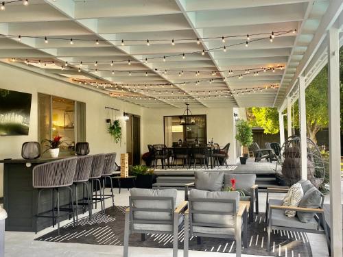 Healdsburg House | Vineyards Edge - Pool, Hot Tub, Bikes- 1mi to Downtown