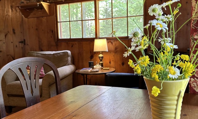 Lone Pine Cabin | Vintage 1920s Speakeasy Cabin Overlooking the Sandy Shores of Swan Lake!