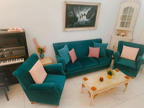 Thessaloniki Apartment | Vintage Art home on the sea
