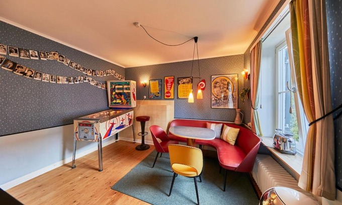 Bielefeld Apartment | Vintage Style Wohnung Uni-nah Parkplatz, Hey, 1958!