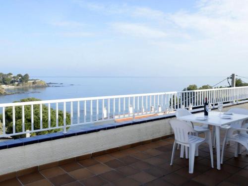 Llanca Apartment | VINYA FARELLA 5 - Fantástico ático con gran terraza, vista al mar, garaje, satélite y wifi. - ES-228-16