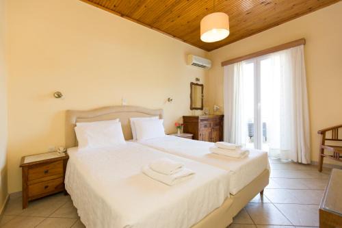 Vathi Hotel | Virginia Hotel