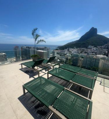 Leblon Apartment | Vista Mar no Top Flat Leblon com Piscina, Academia, Garagem e Arrumação Diária by Tata