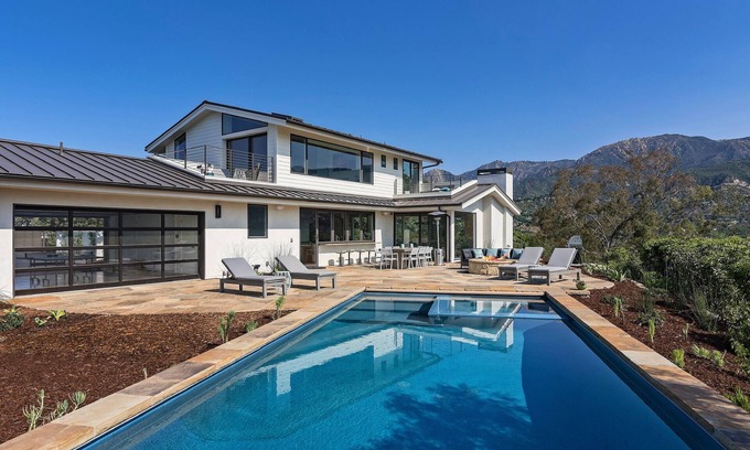 Riviera House | Vista Retreat - Magical Setting on the Riviera!
