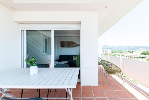 Santa Margarida Apartment | Vista Roses Mar - Apartamento con piscina II