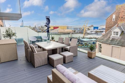 Poole Apartment | Vitamin Sea - Spacious Sun Terrace Overlooking Poole Quay