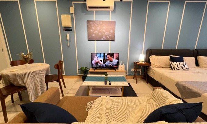 Balok Apartment | VitaminSEA2 Seaview 6PAX Studio Netflix A-9-16