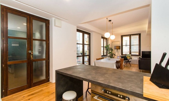 Vanchiglia Apartment | Vittorio Veneto Terrace Flat with parking