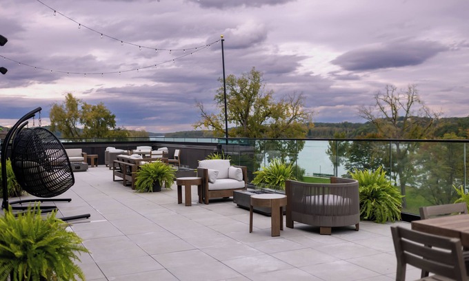 Coxsackie Hotel | voco James Newbury Hudson Valley by IHG