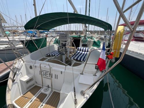 Sete Boat Rental | Voilier 36 pieds à Sète au Môle Saint Louis face au Mont Saint Clair