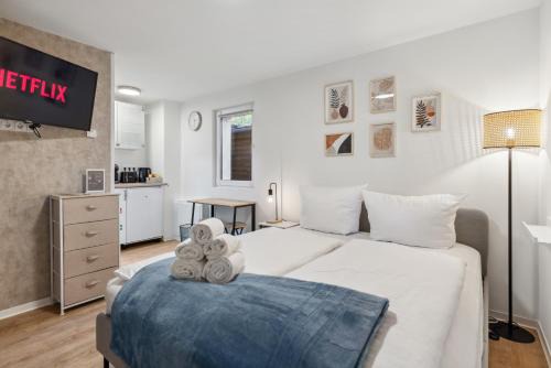 Eichwalde Apartment | Vorstadtoase - Apartment für 2 Personen mit Smart TV, Parken, eigenen Bad, Netflix - Nähe BER