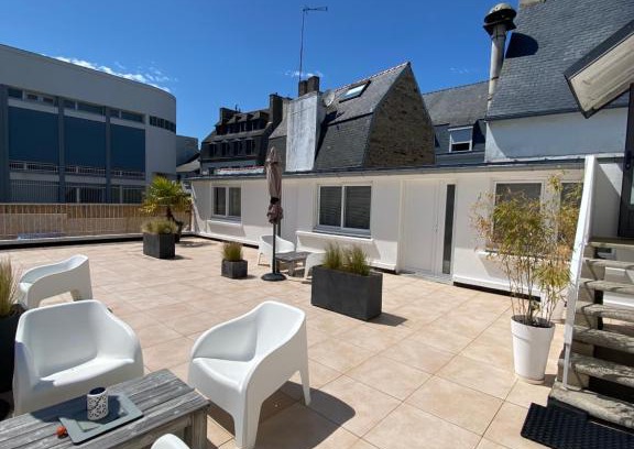 Concarneau Apartment | Votre mini maison en plein cœur du centre ville -terrasse - et parking privé sur place clos - draps et ménage inclus