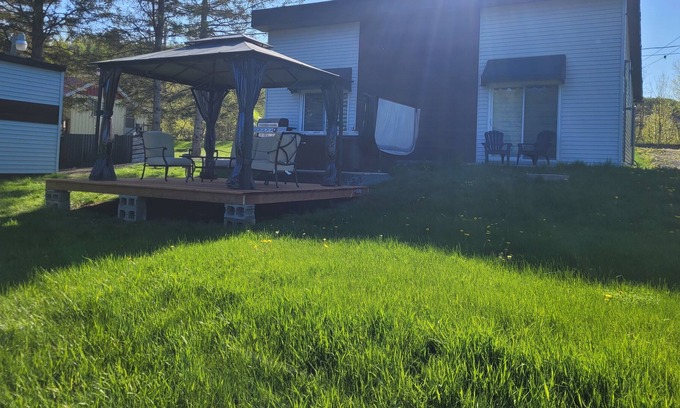 Disraeli Ski Chalet | Vrbo Property