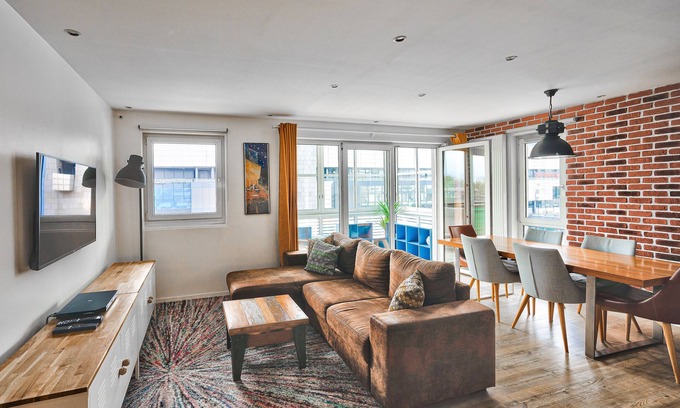 Quartier du Pont-de-Flandre Apartment | Vrbo Property