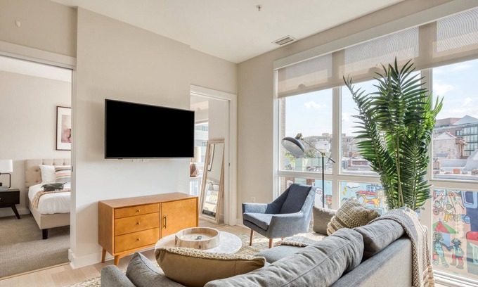 Lanier Heights Apartment | Vrbo Property